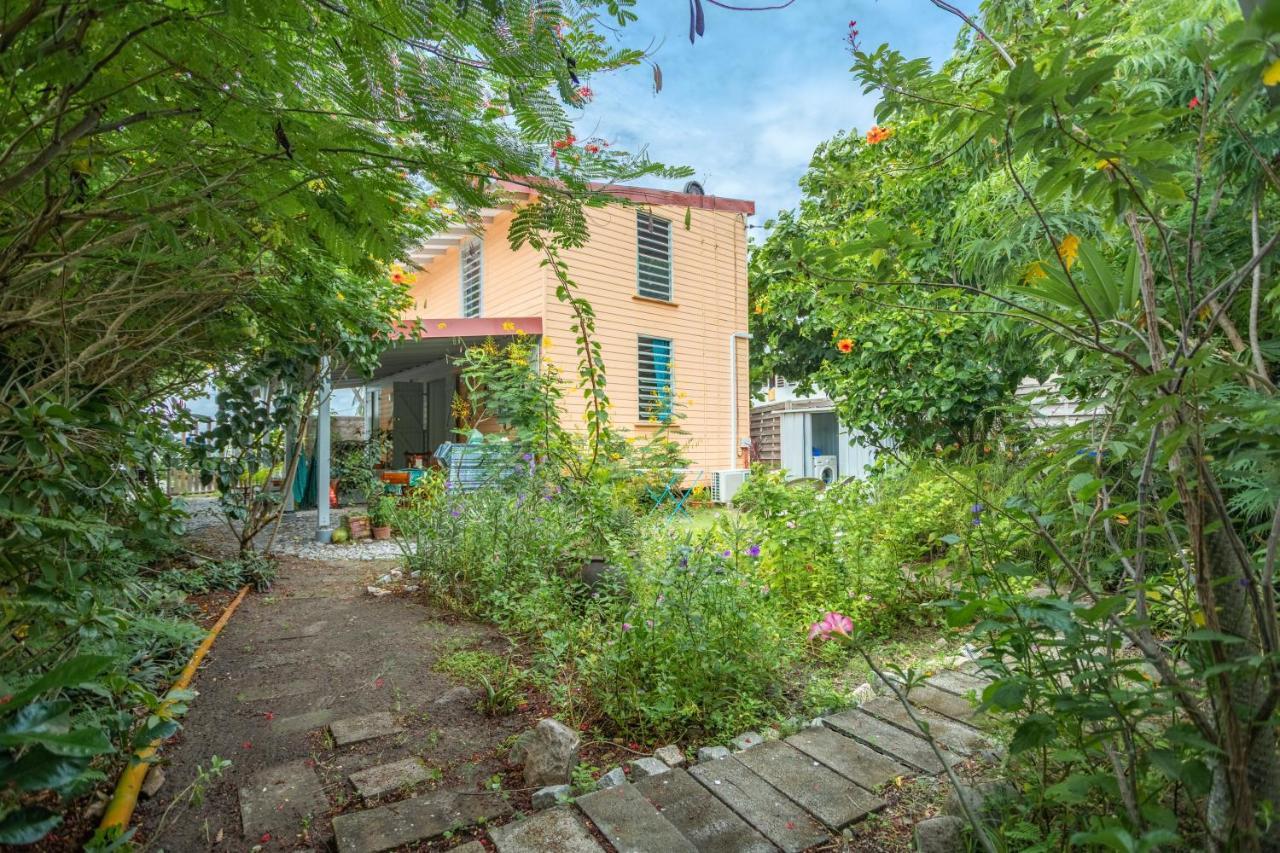 Appartement Charmant Au Carbet Avec Vue Sur La Mer 50 M² Ле Карбе Екстериор снимка
